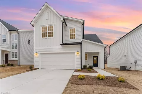 5910 Crossview Dr, Kernersville, NC 27284