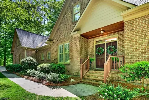 5407 Deer Trail Rd, Summerfield, NC 27358