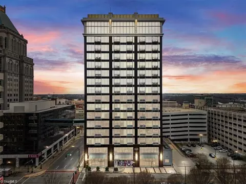 201 Elm St #1205, Greensboro, NC 27401