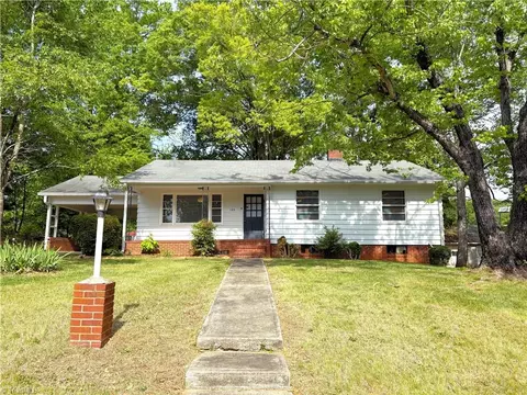 106 11th Ave N, Mayodan, NC 27027