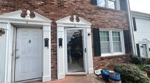 311 Salisbury St #4, Kernersville, NC 27284