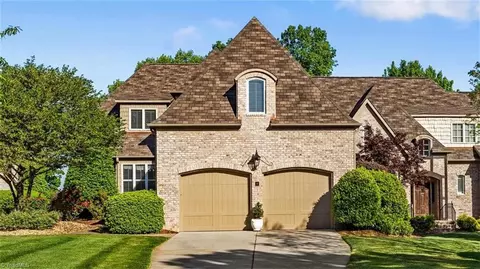 19 Creswell Ct, Greensboro, NC 27407