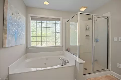 Bath - 340 Mountainview Rd, King, NC 27021 photo 2 of 6