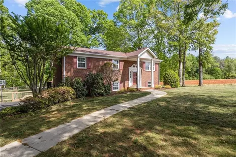 Exterior - 340 Mountainview Rd, King, NC 27021 photo 5 of 16