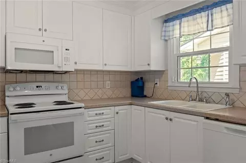 Kitchen - 340 Mountainview Rd, King, NC 27021 photo 2 of 3