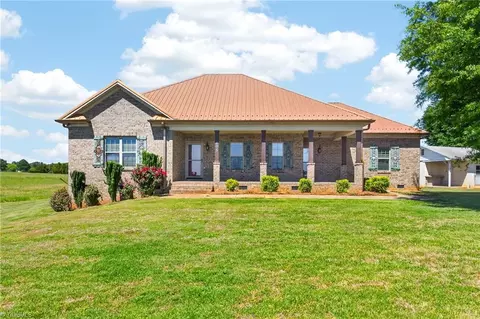 605 Walter Meadows Rd, Randleman, NC 27317