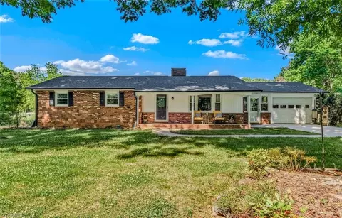 3000 Wonderwood Dr, Winston Salem, NC 27103