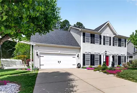 4504 Chimney Springs Dr, Greensboro, NC 27407