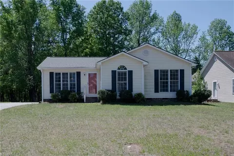 1852 Burch Run Dr, Burlington, NC 27217