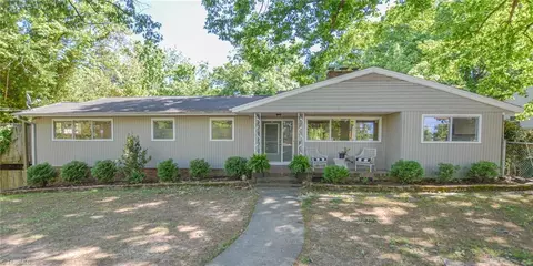 528 Farriss Ave E, High Point, NC 27262