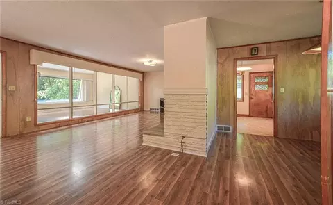 Living - 528 Farriss Ave E, High Point, NC 27262 photo 1 of 13