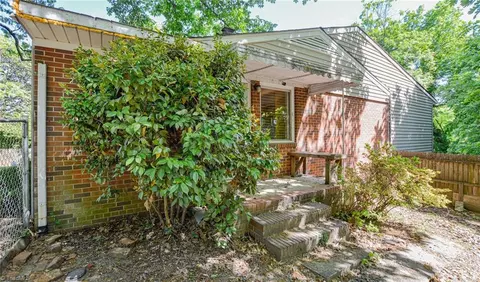 Exterior - 528 Farriss Ave E, High Point, NC 27262 photo 3 of 11