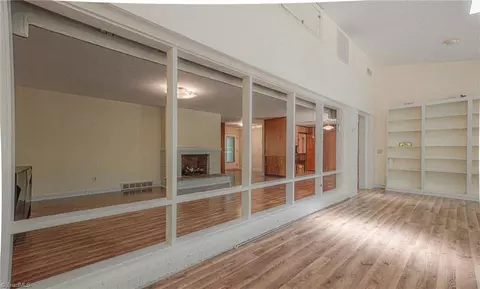 Living - 528 Farriss Ave E, High Point, NC 27262 photo 6 of 13