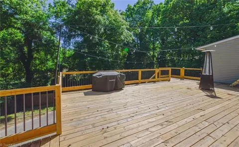 Exterior - 528 Farriss Ave E, High Point, NC 27262 photo 6 of 11