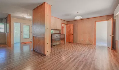 Living - 528 Farriss Ave E, High Point, NC 27262 photo 11 of 13