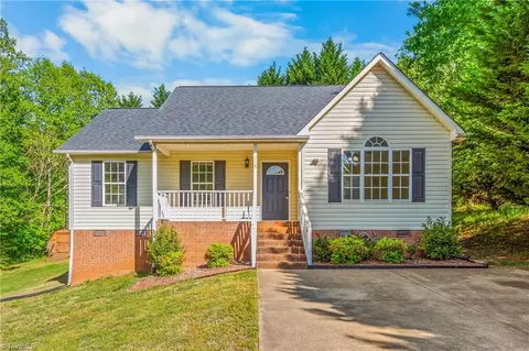 113 Conifer Ct, King, NC 27021