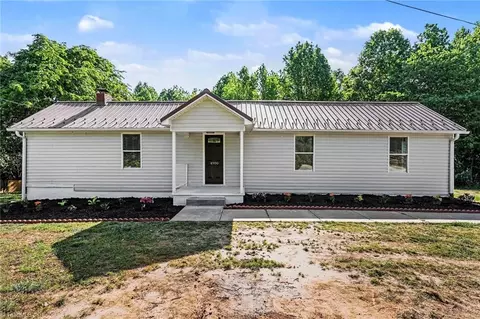 4900 Day Ct, Walkertown, NC 27051