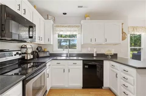 Kitchen - 3337 Timberwolf Ave, High Point, NC 27265 photo 3 of 3