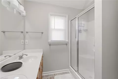 Bath - 3337 Timberwolf Ave, High Point, NC 27265 photo 3 of 4