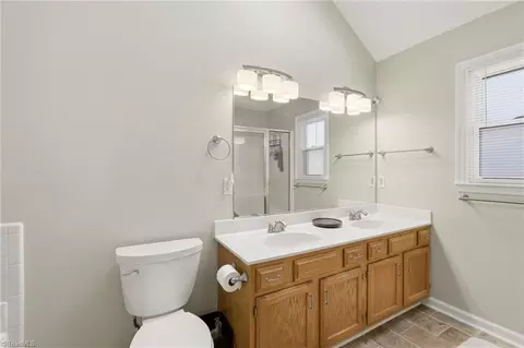 Bath - 3337 Timberwolf Ave, High Point, NC 27265 photo 2 of 4