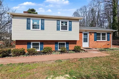 1831 Bantry Trl, Kernersville, NC 27284