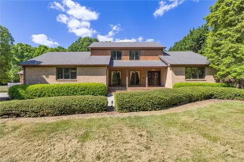 6002 Devoncourt Pl, Jamestown, NC 27282