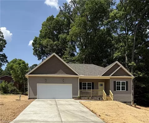 3208 Imperial Dr, Walkertown, NC 27051