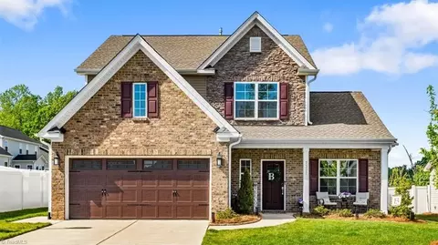 7377 Deerhurst Ln, Kernersville, NC 27284