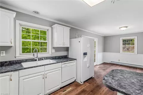 Kitchen - 104 Windover Dr, Pinnacle, NC 27043 photo 6 of 6