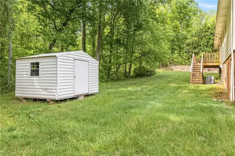 Exterior - 104 Windover Dr, Pinnacle, NC 27043 photo 4 of 9