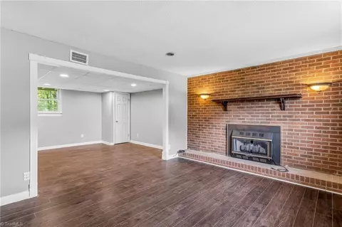 Living - 104 Windover Dr, Pinnacle, NC 27043 photo 10 of 12