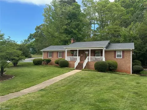 156 Greenwood Ave, Elkin, NC 28621