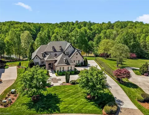 1361 Pheasant Ln, Winston Salem, NC 27106
