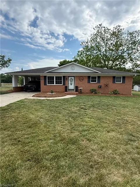 230 Hill Ln, Lexington, NC 27295