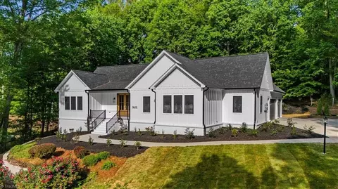 3613 Summit Lakes Dr, Browns Summit, NC 27214