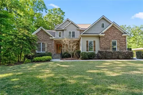 3321 Lower Lake Rd, Thomasville, NC 27360