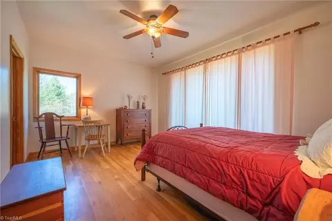 Bedroom - 931 Maple Shade Rd, Laurel Fork, VA 24352 photo 2 of 6