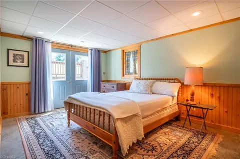 Bedroom - 931 Maple Shade Rd, Laurel Fork, VA 24352 photo 5 of 6