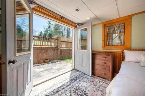 Bedroom - 931 Maple Shade Rd, Laurel Fork, VA 24352 photo 6 of 6