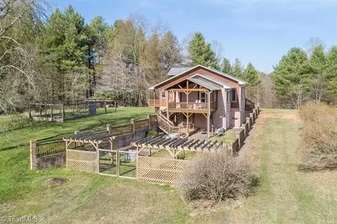 Exterior - 931 Maple Shade Rd, Laurel Fork, VA 24352 photo 3 of 10