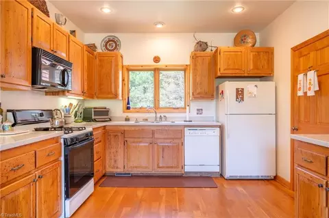 Kitchen - 931 Maple Shade Rd, Laurel Fork, VA 24352 photo 1 of 2