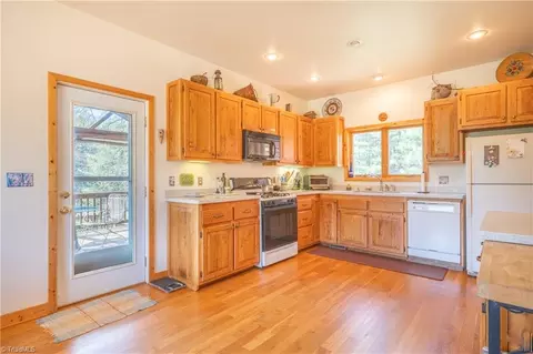 Kitchen - 931 Maple Shade Rd, Laurel Fork, VA 24352 photo 2 of 2