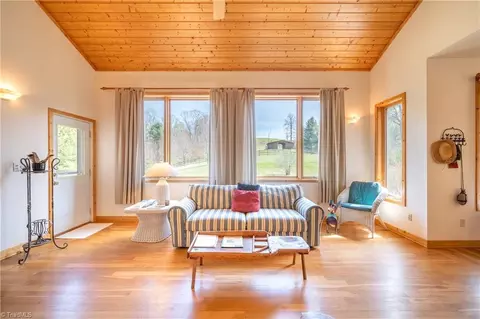 Living - 931 Maple Shade Rd, Laurel Fork, VA 24352 photo 2 of 3
