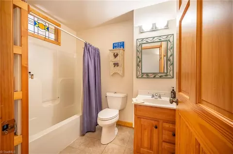 Bath - 931 Maple Shade Rd, Laurel Fork, VA 24352 photo 3 of 4