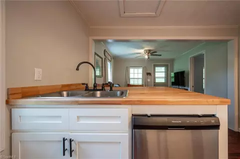 Kitchen - 487 Dry Twig Rd, Laurel Fork, VA 24352 photo 2 of 2