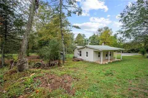 Exterior - 487 Dry Twig Rd, Laurel Fork, VA 24352 photo 3 of 10