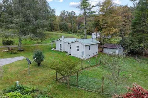 Exterior - 487 Dry Twig Rd, Laurel Fork, VA 24352 photo 9 of 10