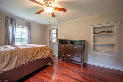 Bedroom - 487 Dry Twig Rd, Laurel Fork, VA 24352 photo 3 of 3