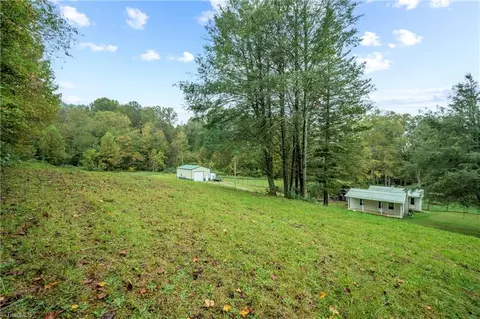 Exterior - 487 Dry Twig Rd, Laurel Fork, VA 24352 photo 6 of 10