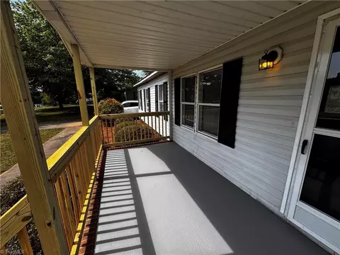 108 Clarmont Dr, King, NC 27021 photo 4